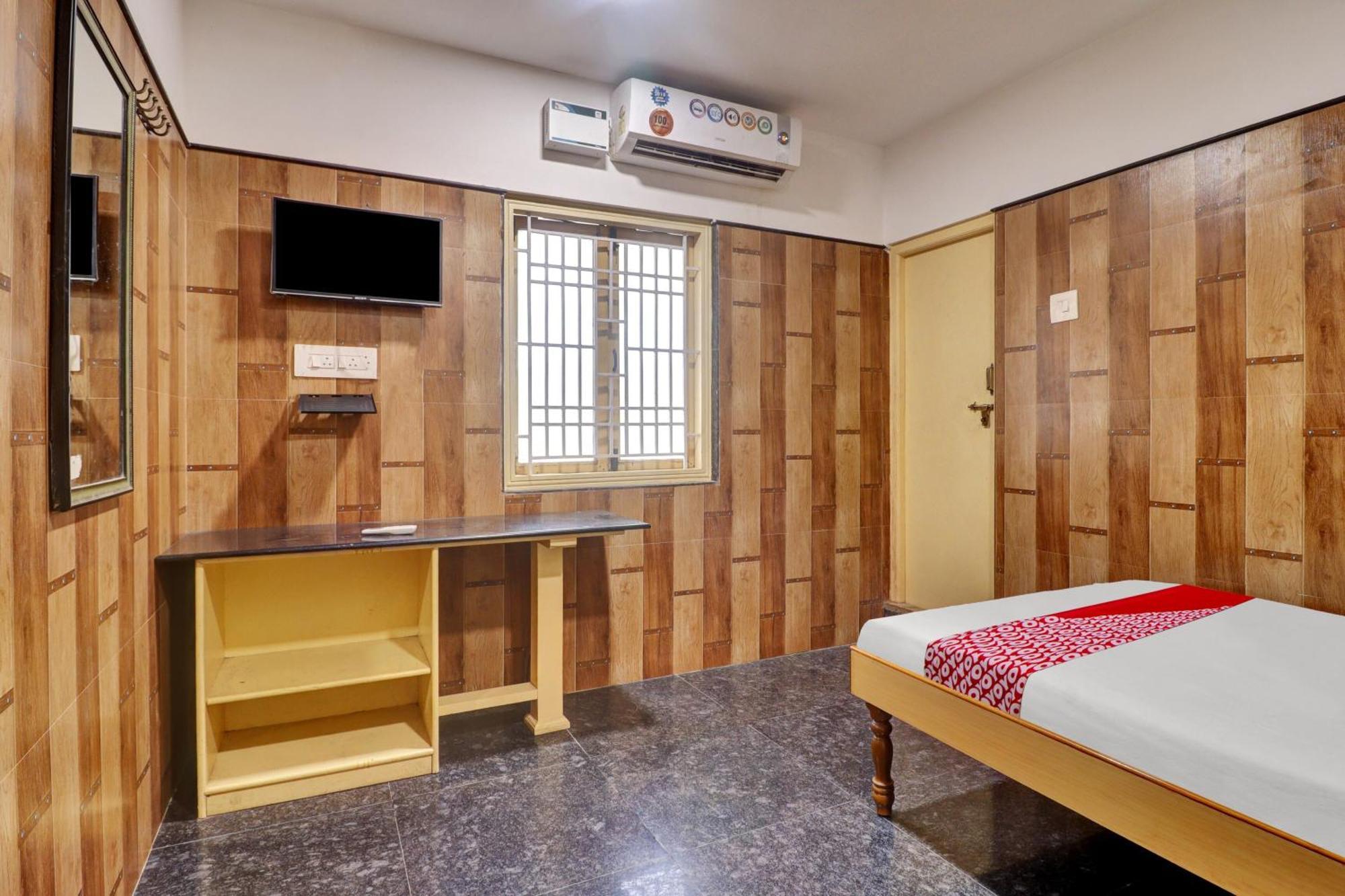 Oyo Flagship Amman Lodge Chennimalai Extérieur photo