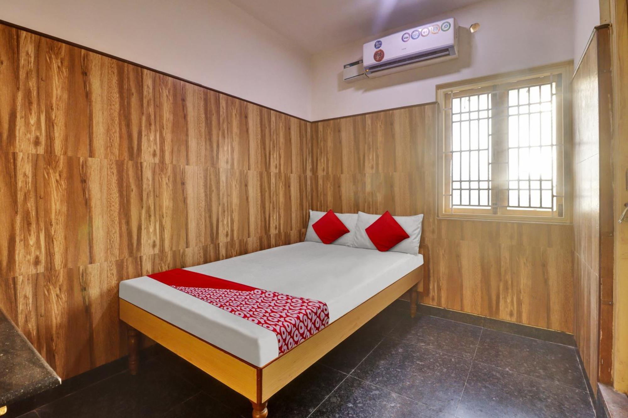 Oyo Flagship Amman Lodge Chennimalai Extérieur photo