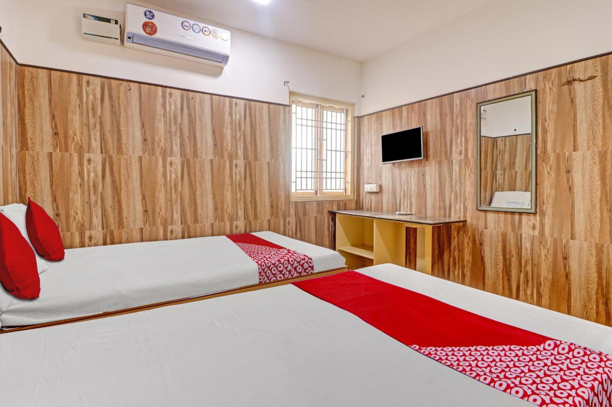 Oyo Flagship Amman Lodge Chennimalai Extérieur photo
