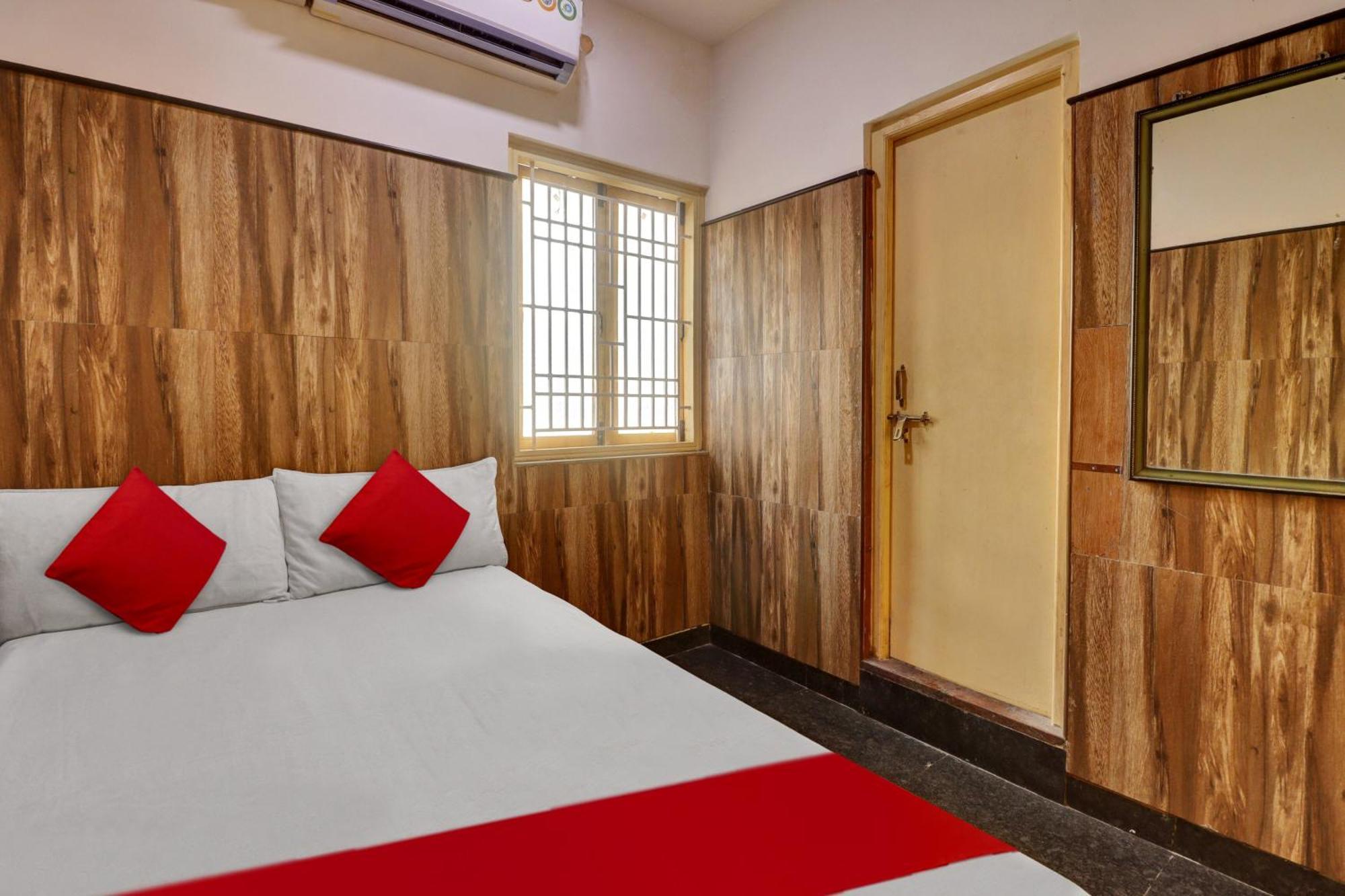 Oyo Flagship Amman Lodge Chennimalai Extérieur photo